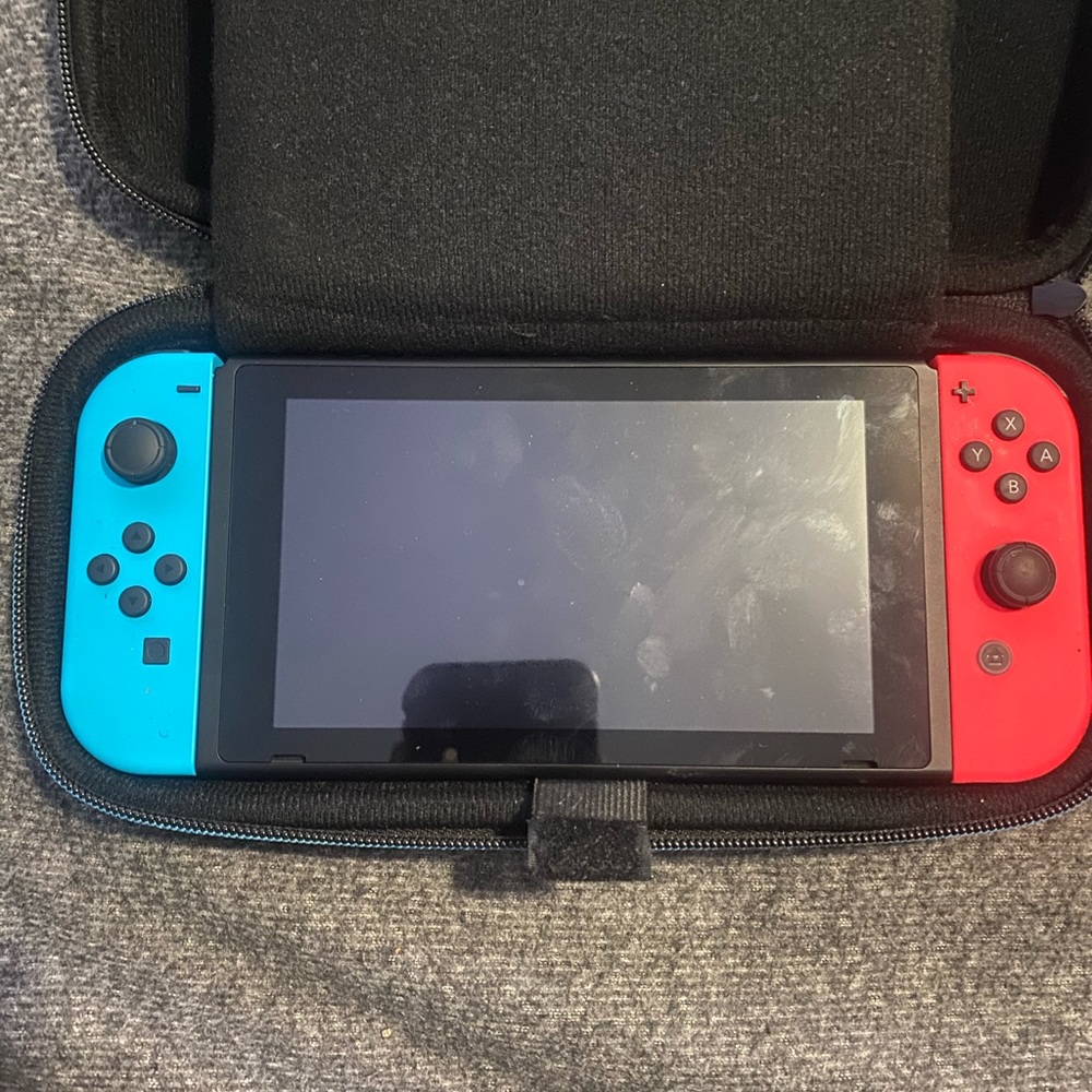 Nintendo switch - Picture 2 of 4